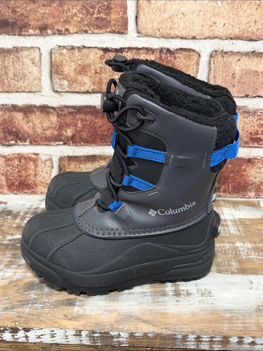 Columbia Boy’s Black & Blue Waterproof Winter Snow Boots - Almost New